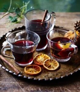 Mulled Wine served in Frosted Glasses with Mince Pies and Fresh Cream Mulled Wine served in Frosted Glasses with Mince Pies and Fresh Cream